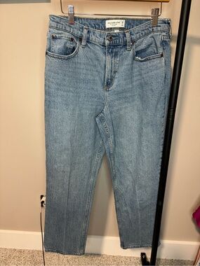 Abercrombie & Fitch Light Blue Denim Mid Rise 90s Straight Jeans